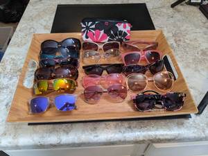 lot 535 image: Lot of Womens Sunglasses w Wood Tray