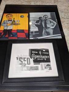 lot 58 image: Wall Decor Burt Reynolds, Waiter and Copenhagen Snuff