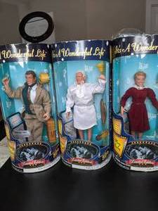 lot 367 image: Lot of Three Its a Wonderful Life Collectible Action FigurinesDolls