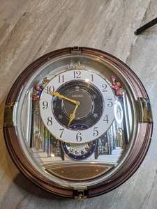 lot 568 image: Seiko Hi-Fi 7 Melodies in Motion Wall Clock