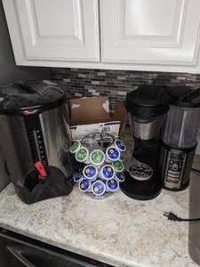 lot 500 image: Coffee Maker, Pods & Warming Pot