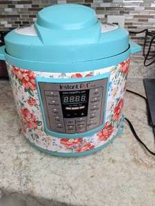 lot 505 image: Pioneer Woman Instant Pot