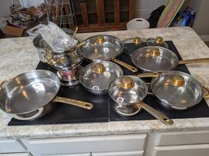 lot 512 image: Lot of Stainless Steel Cookware w Fondue Pot