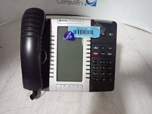lot 20 image: Mitel 5340 IP phone with handset (no power cord)