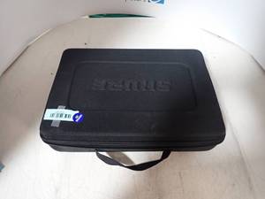 lot 22 image: Shure PGX4 (One of the PGX1 inside has battery discharge)