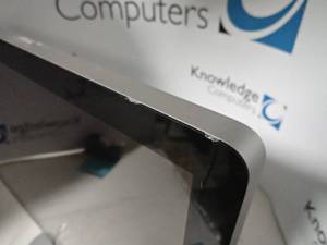 lot 76 image: Apple&nbspThunderbolt Display A1407 27&nbsp2560 x 1440 Rez LCD