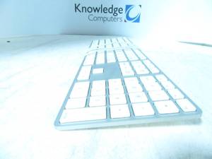 lot 78 image: apple keyboard