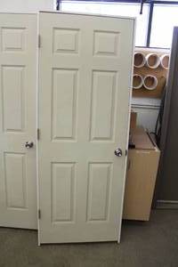 lot 374 image: Door 6-Panel with Frame and Hardware 30Wx80H