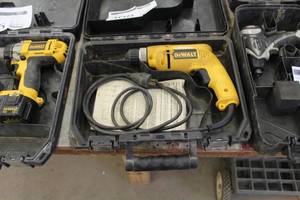 lot 368 image: DeWalt Drill VSR 38 D21008 with Case