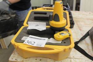 lot 362 image: Robo Laser Light Level with Case
