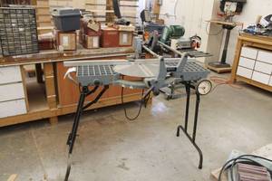 lot 342 image: Delta Table Saw 8 with Rolling Stand