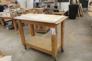 lot 404 image: Rolling Wood Workstation