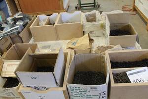 lot 406 image: Lot of Screws