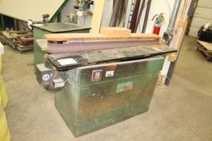 lot 334 image: Industrial Belt Sander Table with Sanding Belts
