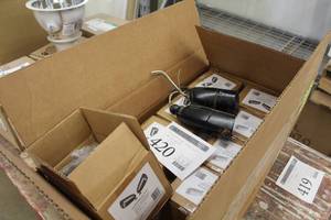 lot 420 image: Lot of (8) Double-Head 8W LED Floodlight DQ-MH8WMO-BLK-45-DB 3500K (new in box)
