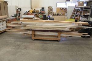 lot 457 image: Lot of Wood Trim Boards and Crown Moulding 8-16 Lengths