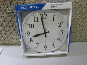 (F-1) Acu-Rite 12 IndoorOutdoor C...