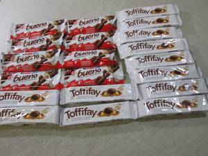 (B-2) Toffifay and Kinder Bueno Can...