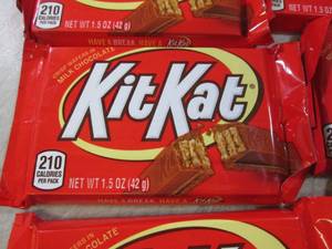 (B-1) 20 Kit Kat Candy Bars Best by...