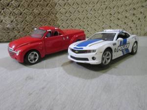 (CSB) 2 Diecast Cars 118 Scale See...