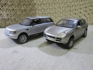 (CSB) 2 Diecast SUVs 118 Scale Se...
