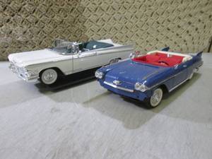 (CS) 2 Diecast Vintage Cars 118 Sc...