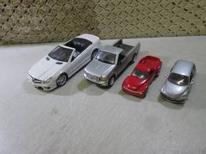 (CS) 4 Diecast Vehicles Assorted Sc...