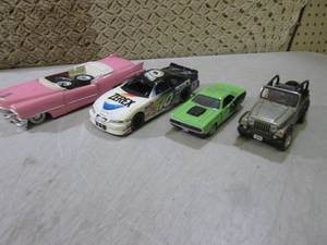 (CS) 4 Diecast Vehicles Assorted Sc...