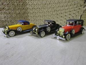 (CS) 3 Plastic Vintage Cars 10 Lon...