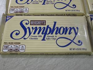 (B-3) 6 XL Hersheys Symphony Candy ...