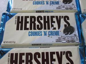 (B-3) 6 XL Hersheys Cookies N Cre...