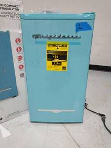 FRIGIDAIRE 3.2 cu. ft. Retro Mini Fridge in Red