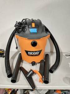 RIDGID 12 GAL WET DRY VAC