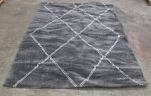 Diamond Maze Grey 5 ft. x 7 ft. Area Rug.
