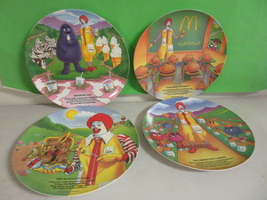 lot 411 image: RONALD McDONALD COLLECTOR PLATES