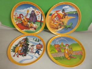 lot 410 image: RONALD McDONALD COLLECTOR PLATES