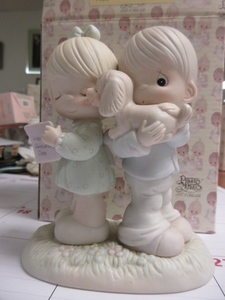 lot 417 image: PRECIOUS MOMENTS PUPPY LOVE IS FROM ABOVE
