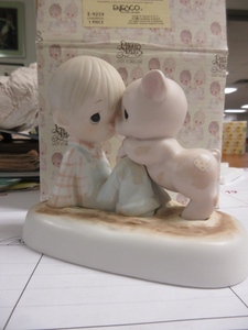 lot 423 image: PRECIOUS MOMENTS WERE IN IT TOGETHER