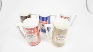 lot 18 image: 5 Vintage Plastic Budweiser Mugs