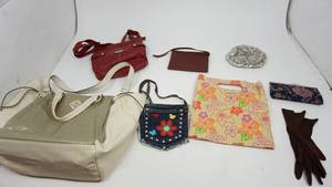 lot 54 image: Vintage Purses