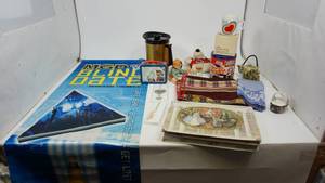 lot 56 image: Vintage Items