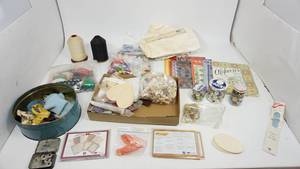 lot 59 image: Craft & Sewing Items