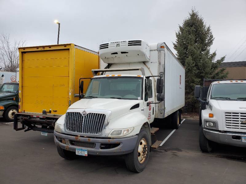 lot 10 image: 2009 International Reefer Truck - 1HTJTSKP79H099015