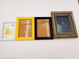 lot 011 image: Small Picture Frame Bundle