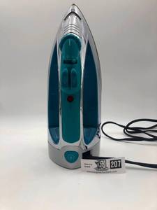 Sunbeam Steamaster Iron With Retractable Cord - Teal (Valued  $30)
