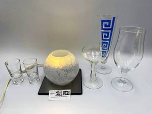 lot 049 image: Beautiful Vintage Glass Bundle (Valued $200)