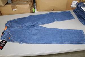 lot 9 image: Riggs Workwear by Wrangler FR Carpenter Jean 30x32 Flame Resistent 100% Cotton Blue (new)