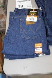 lot 39 image: Lot of (2) Wrangler FR 13 Original Jean 32x30 Flame Resistent 100% Cotton Blue (new)