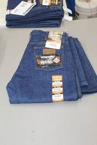 lot 37 image: Wrangler FR 13 Original Jean 31x34 Flame Resistent 100% Cotton Blue (new)