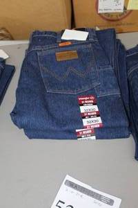 lot 52 image: Lot of (2) Wrangler FR 31 Relaxed Jean 32x30 Flame Resistent 100% Cotton Blue (new)